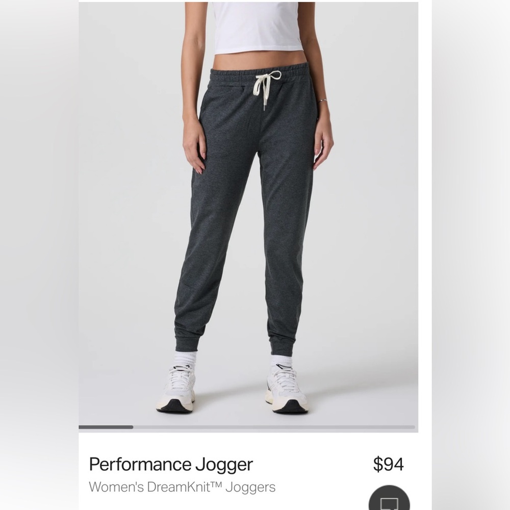 Vuori Performance Jogger in Dark Gray